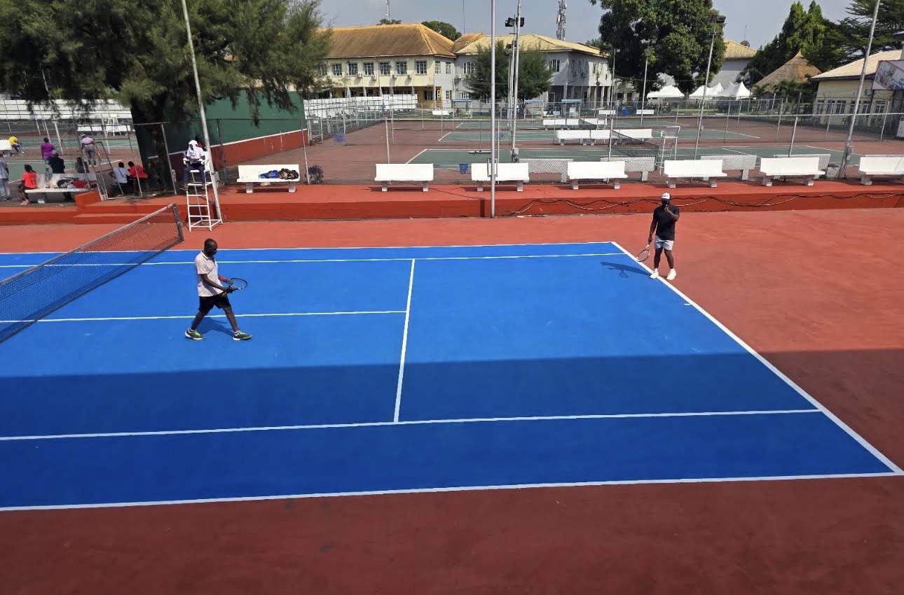 Monaliza Tennis Club seating